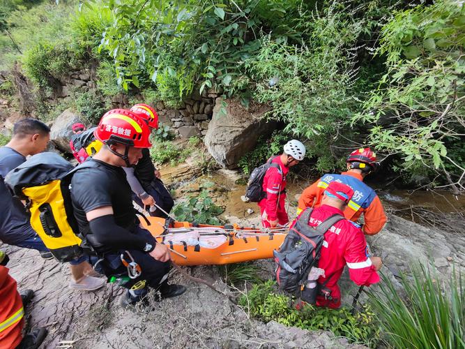老澳门最新开奖结果今天和教授雨夜爬山坠崖与教授雨夜爬山坠崖的故事