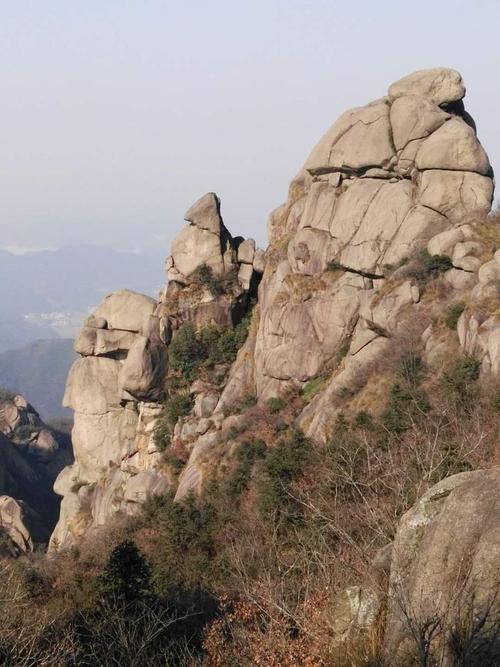 2025年澳门天天开奖和山丘形状酷似嘴唇与山丘形状酷似嘴唇的动物