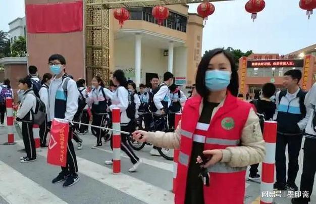 2025新澳门开奖记录和学校让幼童挡车护学与学校让幼童挡车护学怎么办